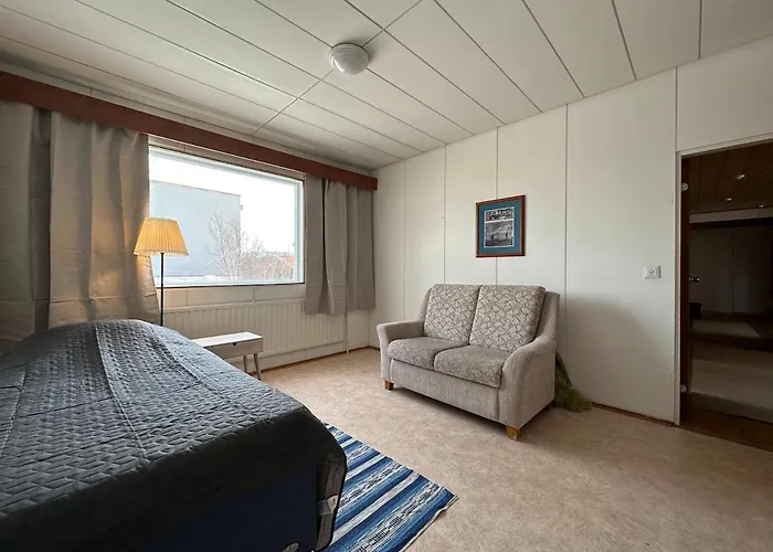 Kotimaailma - Iso Asunto Saunalla קוקולה