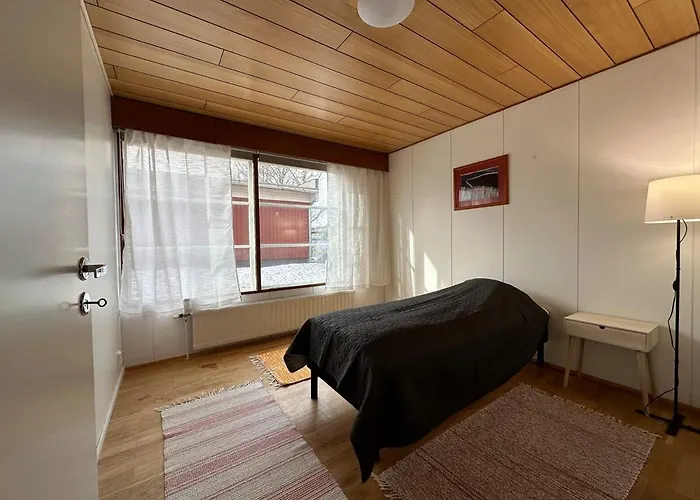 דירה Kotimaailma - Iso Asunto Saunalla קוקולה