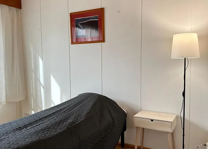 דירה Kotimaailma - Iso Asunto Saunalla קוקולה